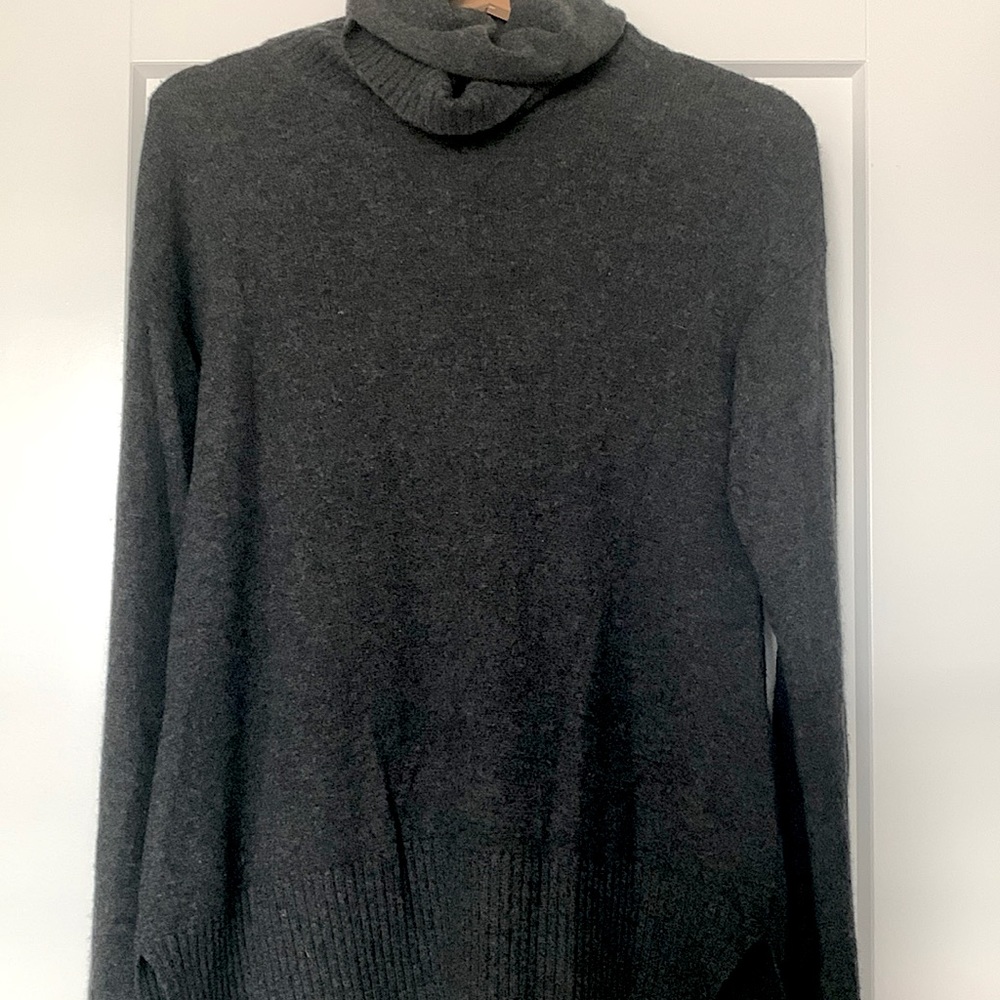 Diane von Furstenberg cashmere turtleneck